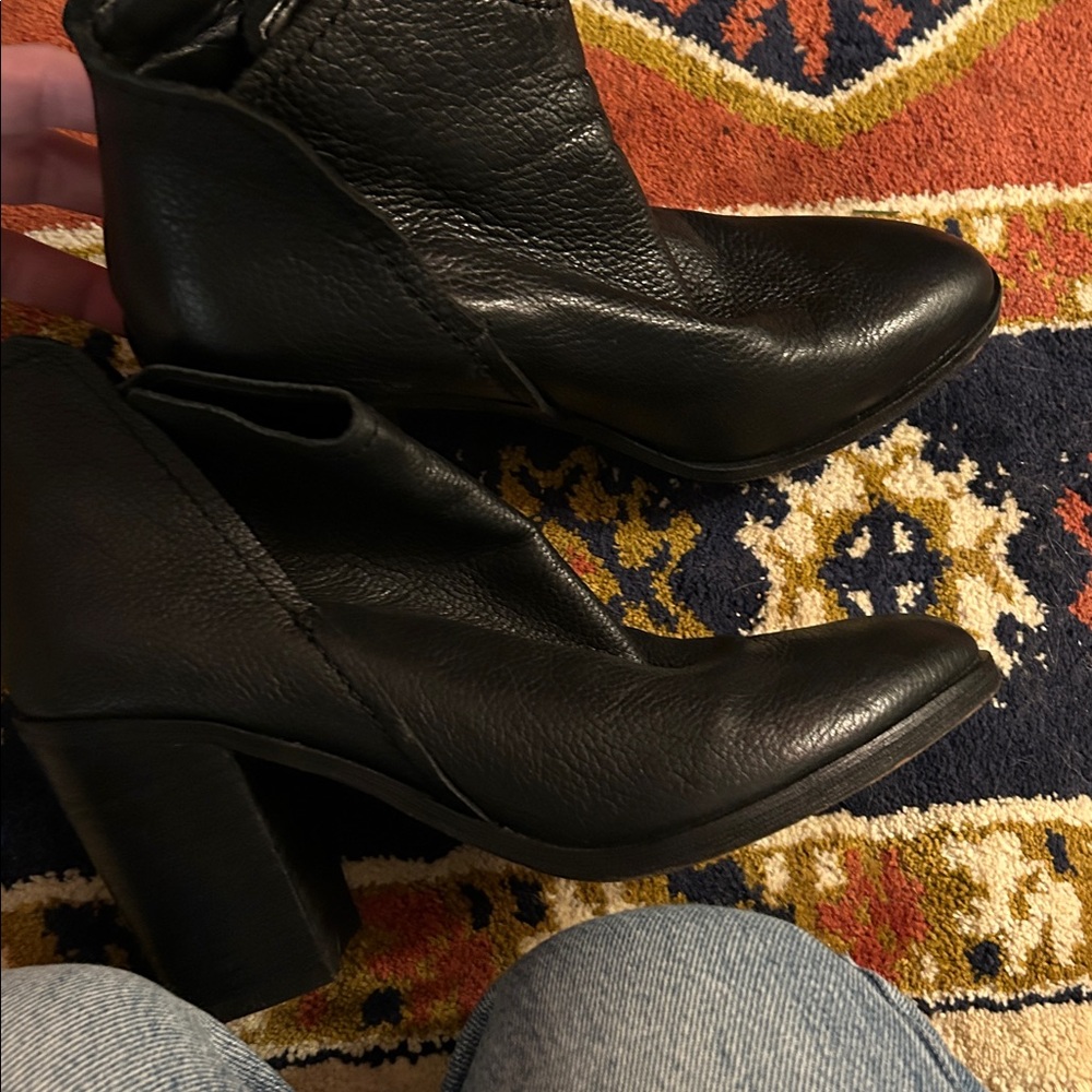 Dolce vita black booties